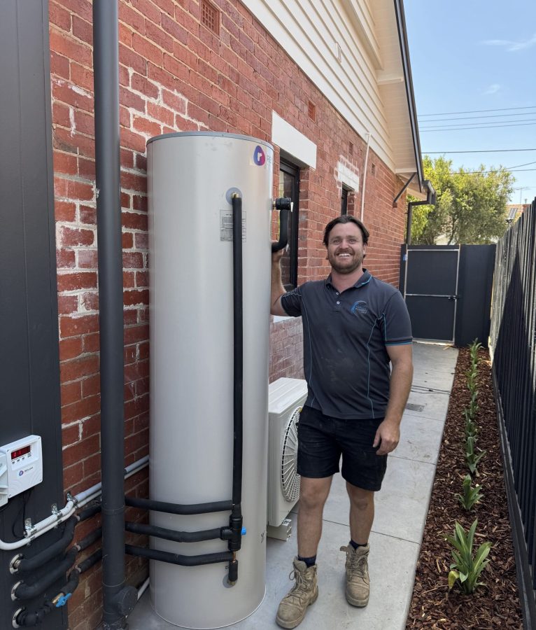 Heat Pump, Hot Water Services 1 Recliam hot water service